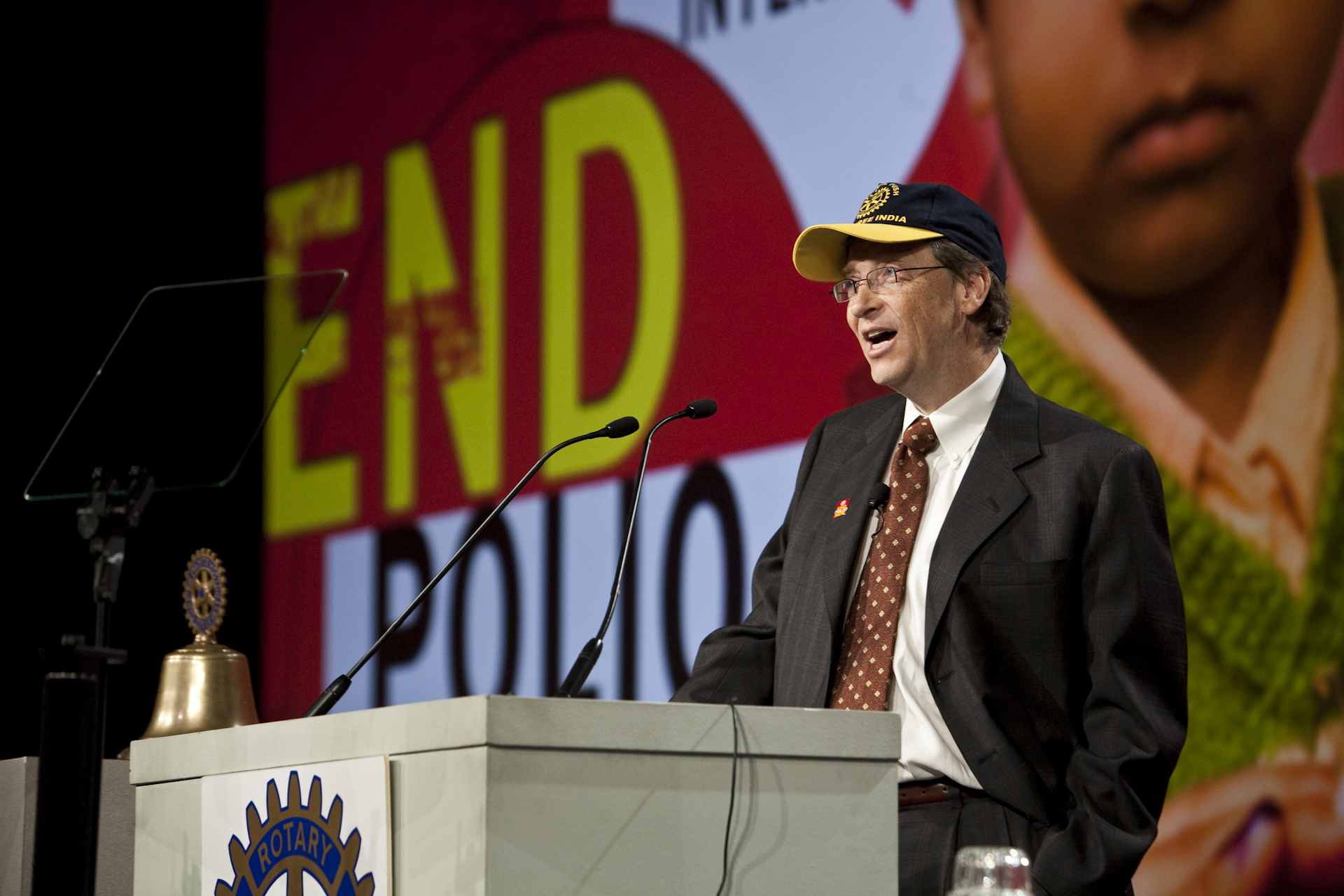 Bill Gates, co-chair of the Bill & Melinda Gates Foundation, issued the $200 challenge during a Rotary conference in January 2009. Bill Gates, co-chair of the Bill & Melinda Gates Foundation, issued the $200 challenge during a Rotary conference in January 2009.
