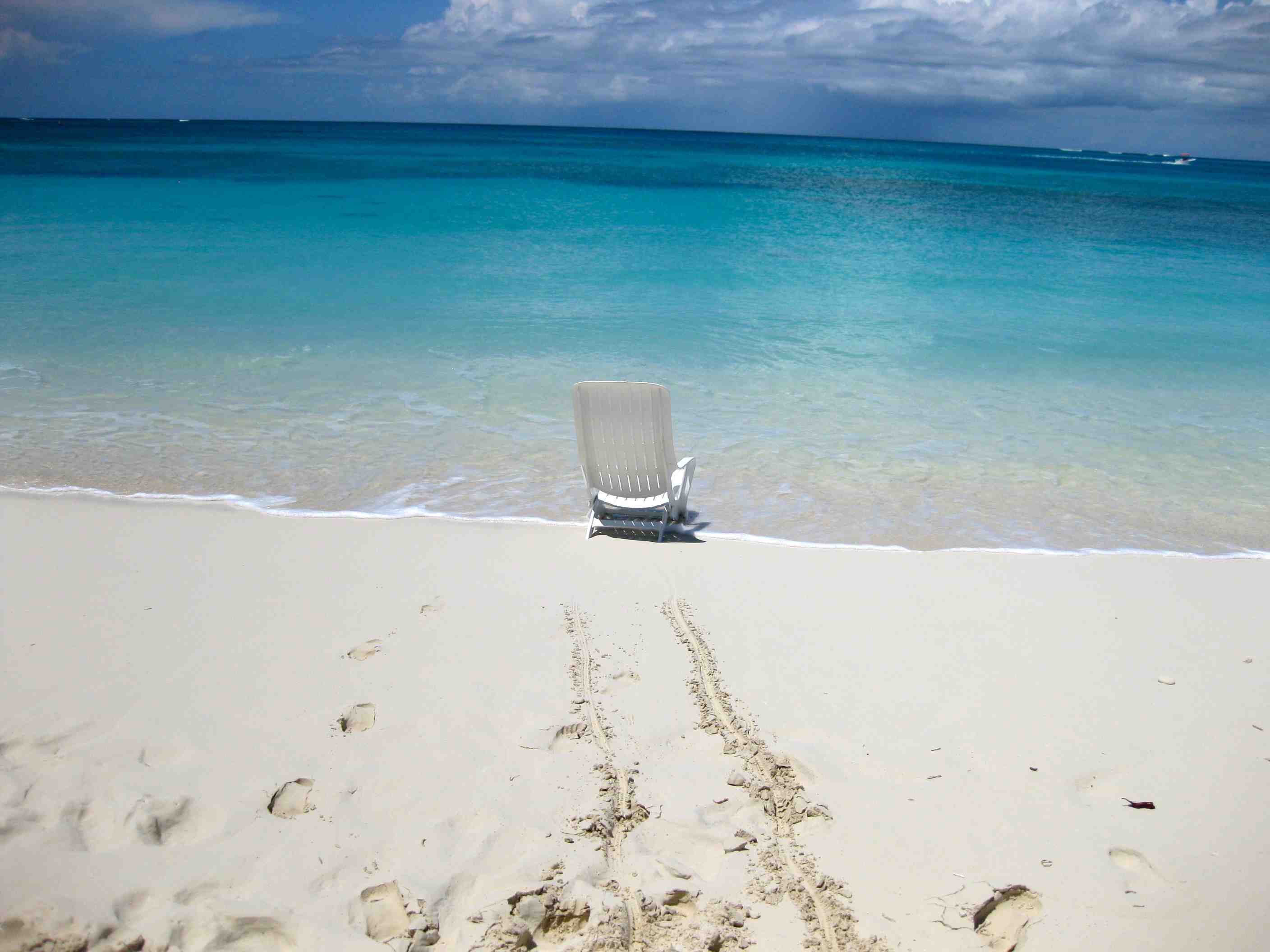 Get the low down on "umbrella etiquette" on the Turks and Caicos Islands (MyTurksAndCaicos.com) Get the low down on "umbrella etiquette" on the Turks and Caicos Islands (MyTurksAndCaicos.com)