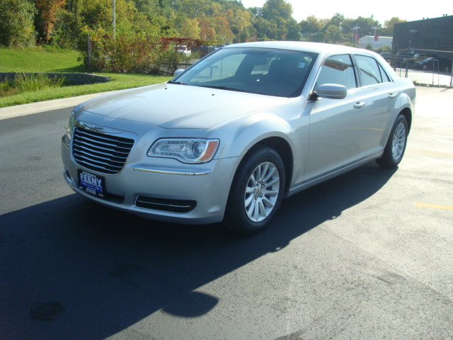 Chrysler 300 Sedan - Elgin, IL Chrysler 300 Sedan - Elgin, IL