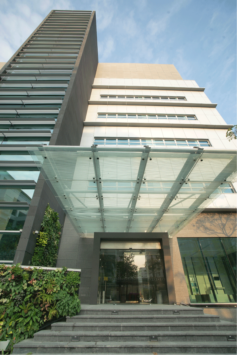 NTT Communications' new Tier III Singapore Serangoon Data Center is located in Signapore's central financial district, offering close proximity to the Singapore Stock Exchange. NTT Communications' new Tier III Singapore Serangoon Data Center is located in Signapore's central financial district, offering close proximity to the Singapore Stock Exchange.